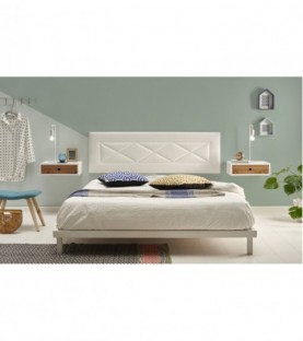 Cabecero tapizado R55 color blanco + 2 mesitas flotantes color blanco / frente cajón madera maciza natural encerada